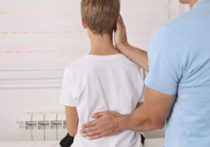 pediatric_chiropractic_adjustment_child_neck_back-new